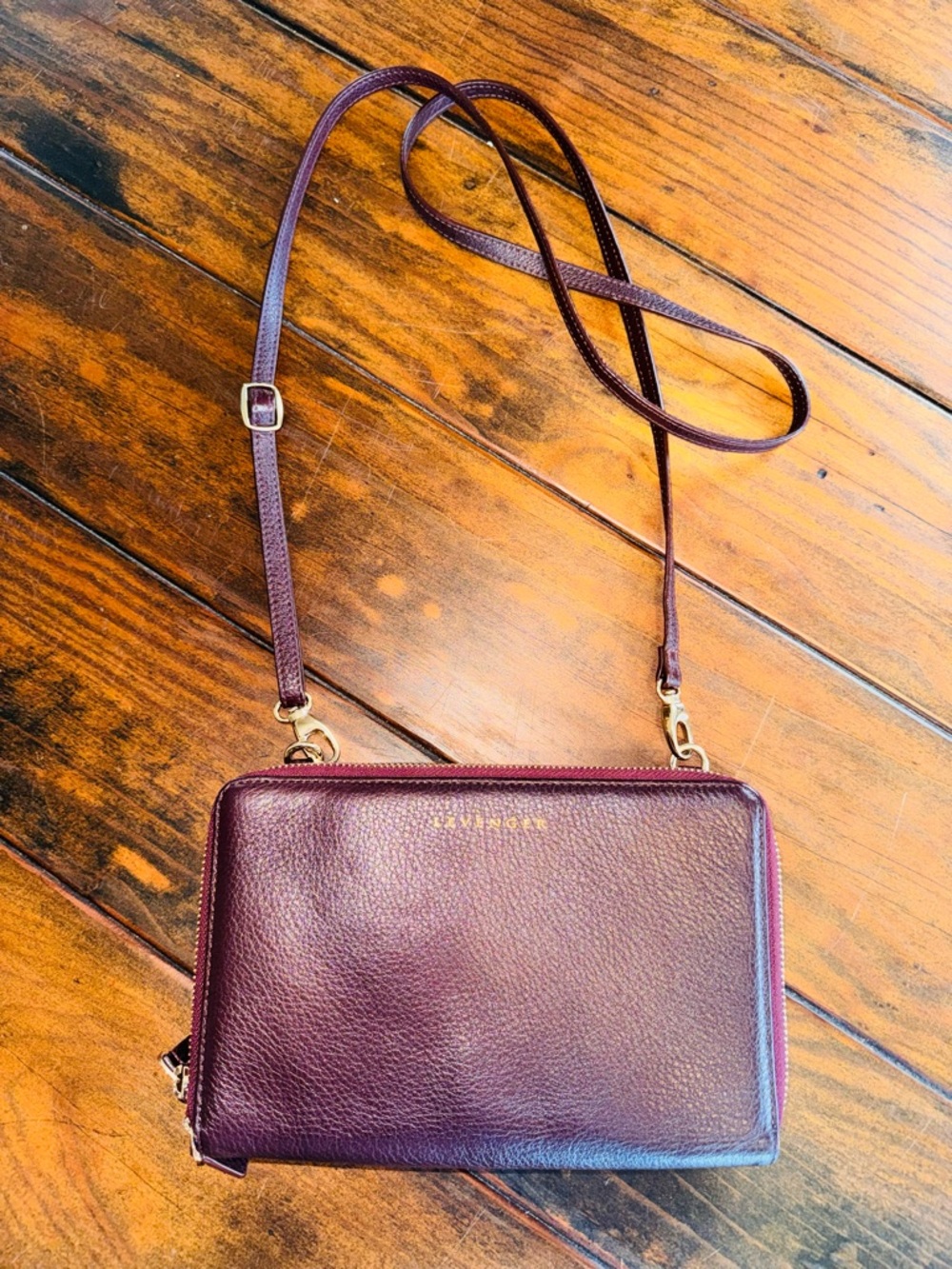 Levenger Plum Pebbled Leather Double Zip Crossbody Wallet Bag Organizer - Picture 5 of 12